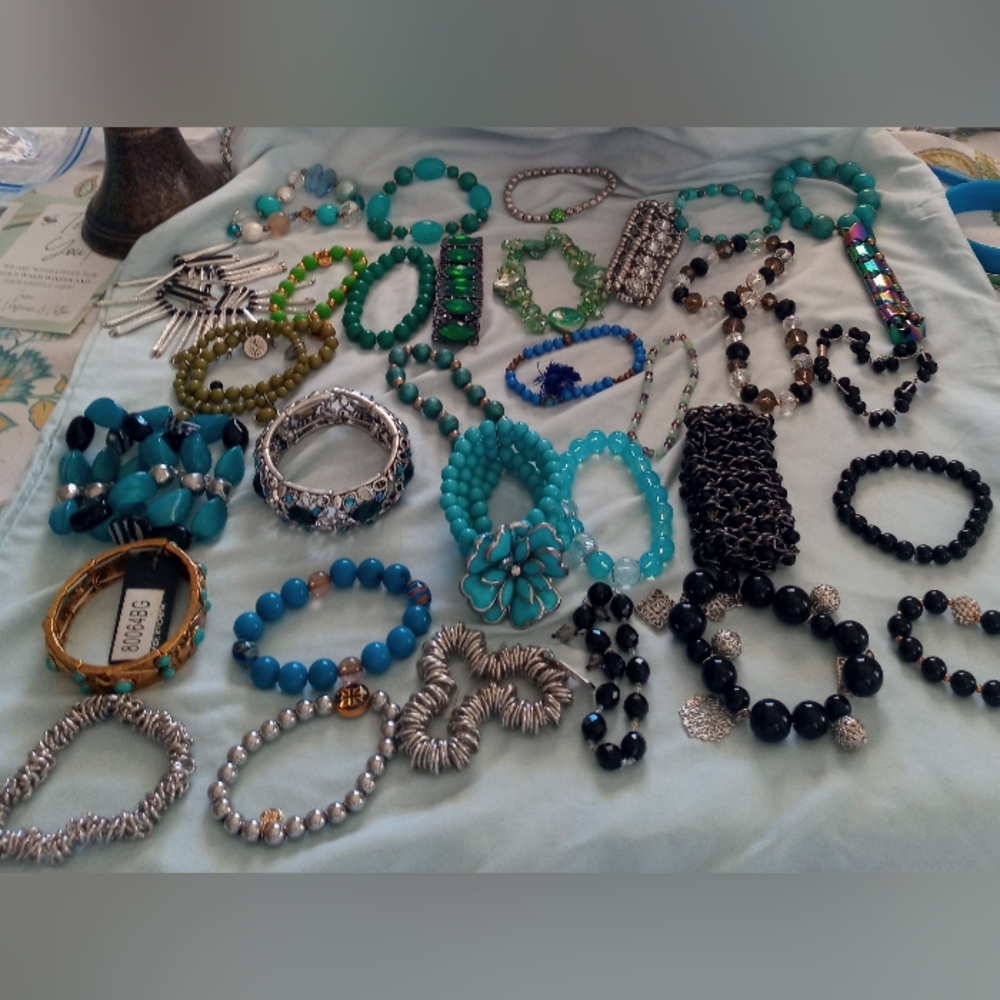 30 Stretch Bracelet Lot